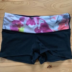 Lululemon Boogie Short- Unicorn Tears
